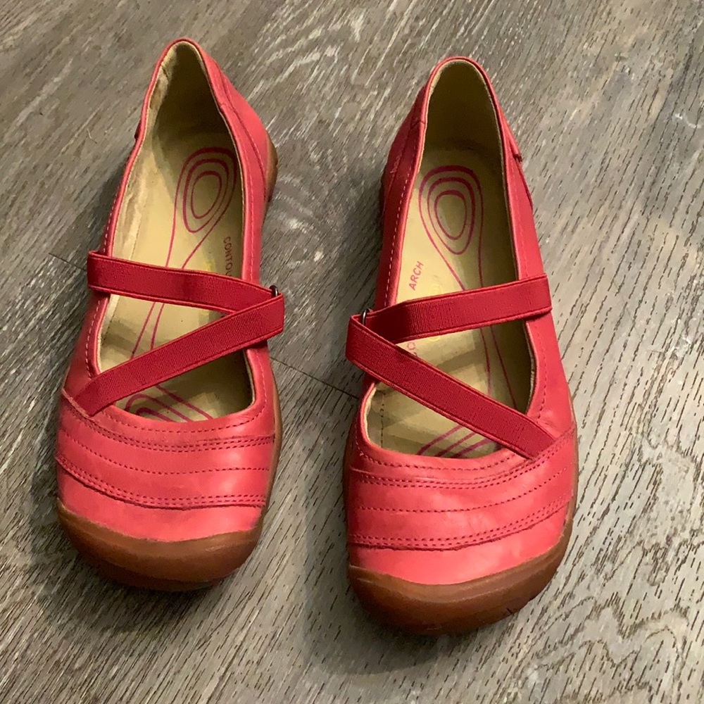 KEEN shoes size 6.5 color pink